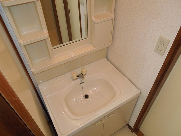 Washroom. Wash