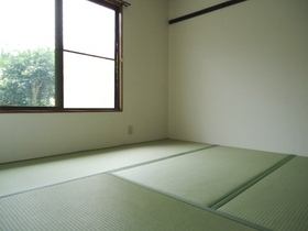 Living and room. 4.5 is the Pledge of Japanese-style room. We use high-quality tatami!