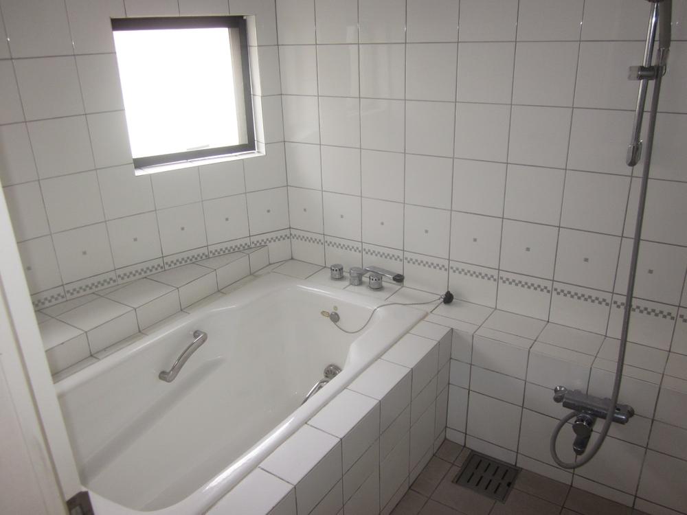 Bathroom. Room (August 2013) Shooting