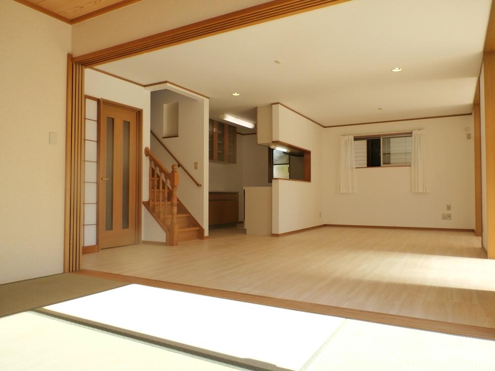 Living. Good per positive living and Japanese-style room