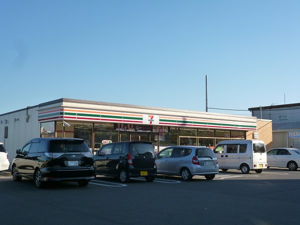 Convenience store. 1380m to Seven-Eleven (convenience store)
