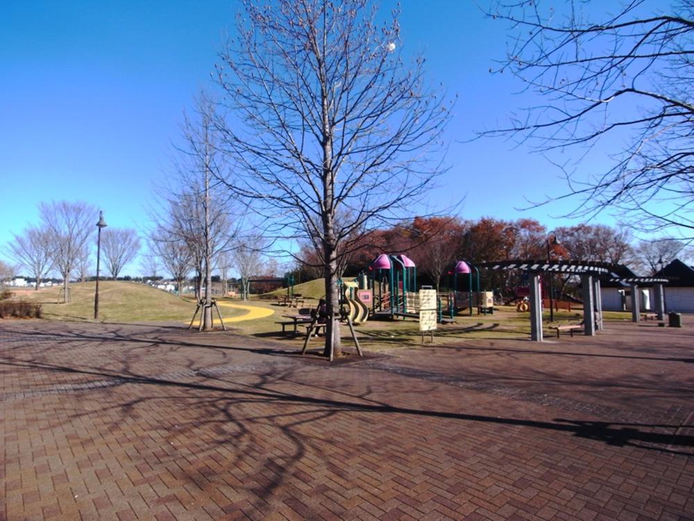 park. Mizunoe 10m subdivision southwest side is in contact to the park. Also it is go effortlessly by pressing the play equipment and spacious lawn square stroller !!