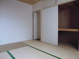 Living and room. I will instead tatami tables.