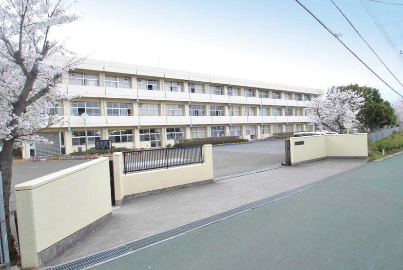 Primary school. 400m to Kokubunji Taito elementary school