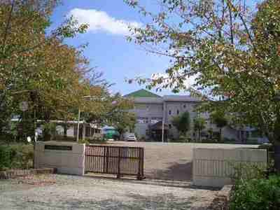 Junior high school. 800m until Chiharadai south junior high school (junior high school)