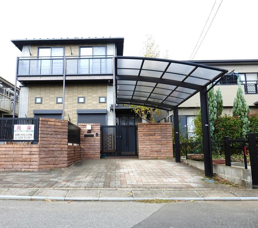 Local appearance photo. House with Misawa Homes construction warehouse