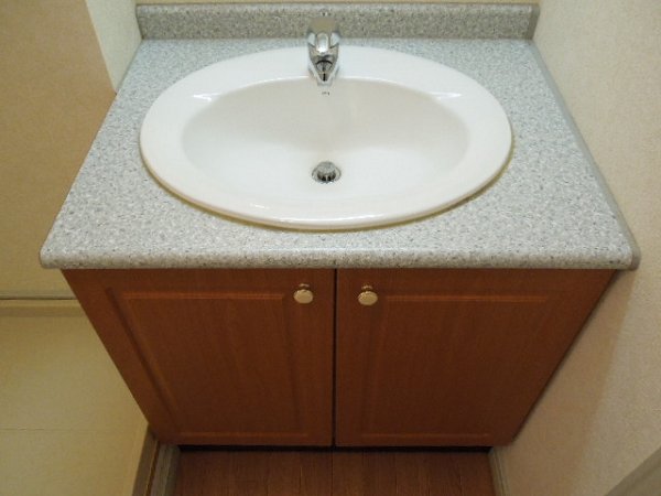 Washroom. Wash