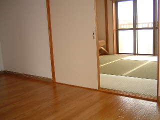 Other room space. Japanese-style from Western-style