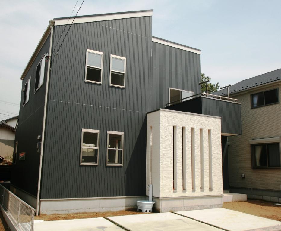 Building plan example (exterior photos). Building plan example Building price 12,390,000 yen Building area 104.13 sq m