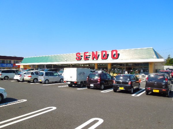 Supermarket. 7720m until Sendo (super)