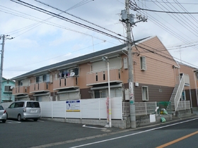 Building appearance. JR Uchibo bus 7 minutes from "Goi Station" "Kimizuka" stop a 1-minute walk