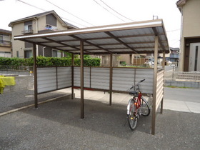 Other common areas. JR Uchibo "Goi Station" bus 7 minutes Stop "three-pronged" 8 min. Walk