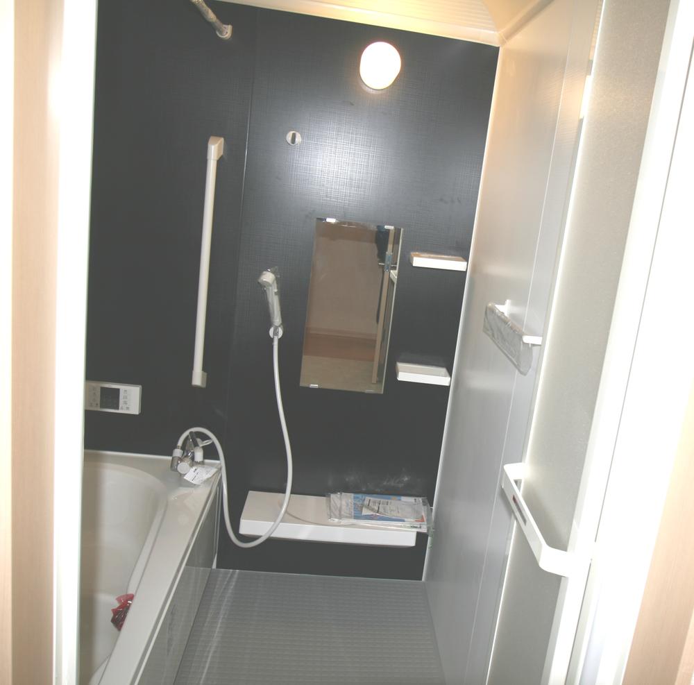 Same specifications photo (bathroom). With drying heater (cool breeze with function)