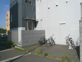 Building appearance. Bicycle-parking space