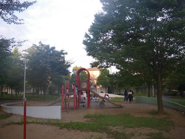 park. Uzuki to the park 430m multi-purpose plaza (boy baseball field), Composite playground equipment, Spring play equipment, Equipped such as Sand.