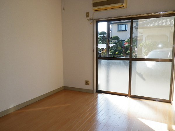 Other room space. Western style room