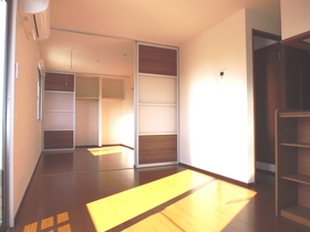 Living and room. Spacious LDK type. Sunny!
