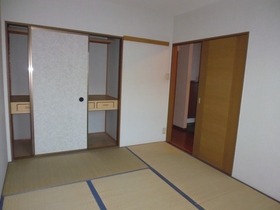 Living and room. I will instead tatami tables.