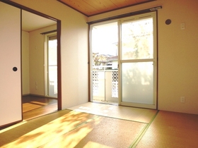 Living and room. 6 Pledge of Japanese-style room You can air-conditioning installation