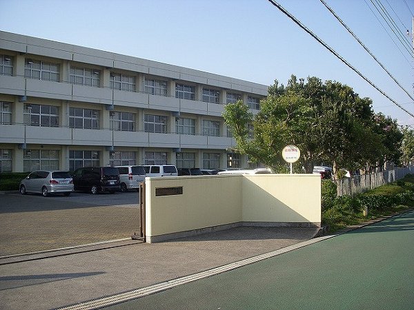 Primary school. Kokubunji 250m to the east, elementary school (elementary school)