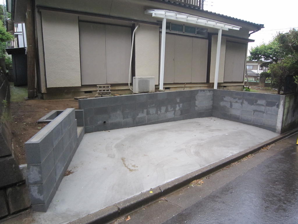 Parking lot