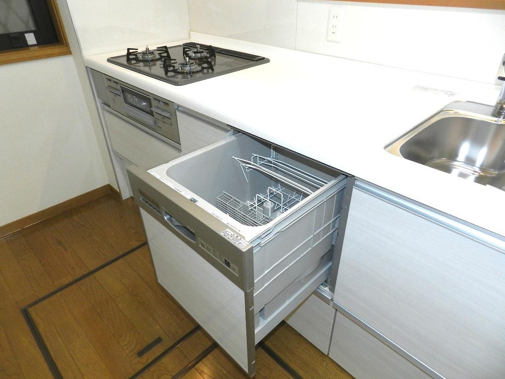 Kitchen. Dish washing dryer ・ With water purifier