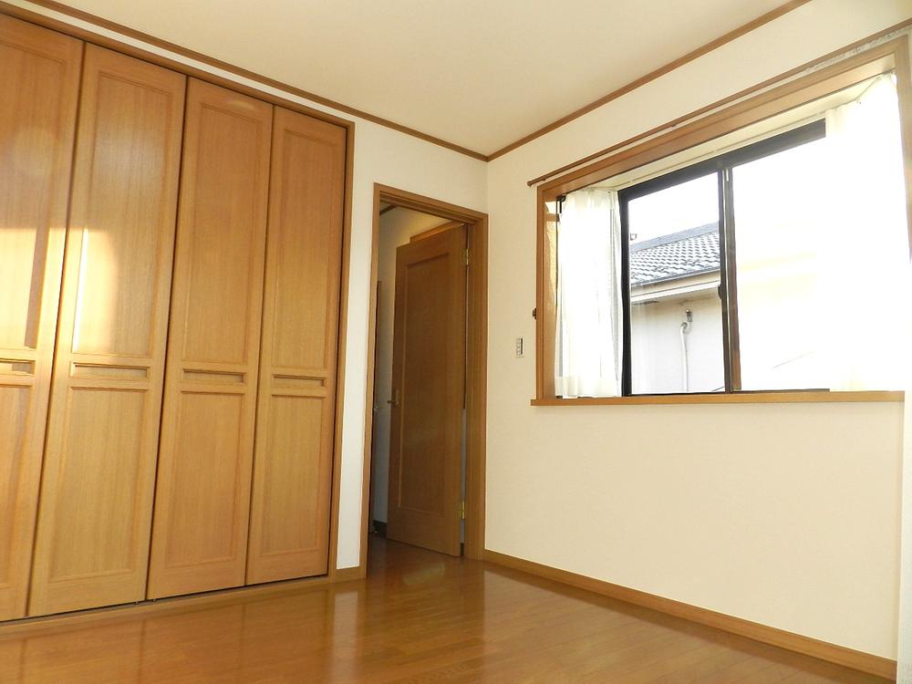 Non-living room. 2 Kaiyoshitsu: Southwest Corner Room