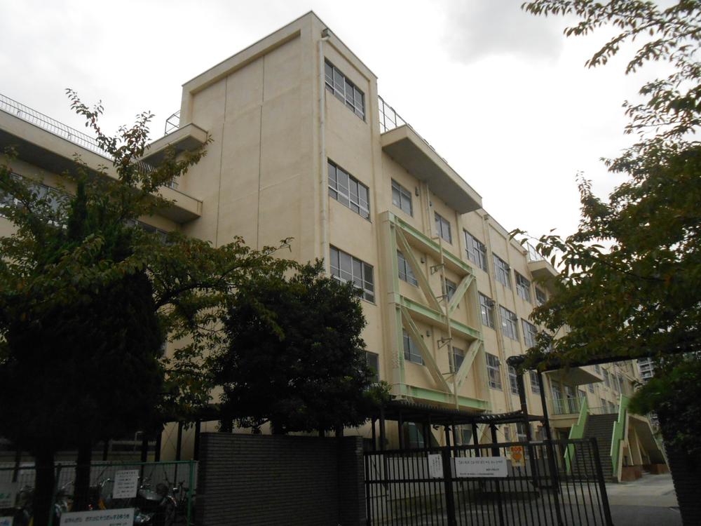 Primary school. 522m until Ichikawa City Arai Elementary School