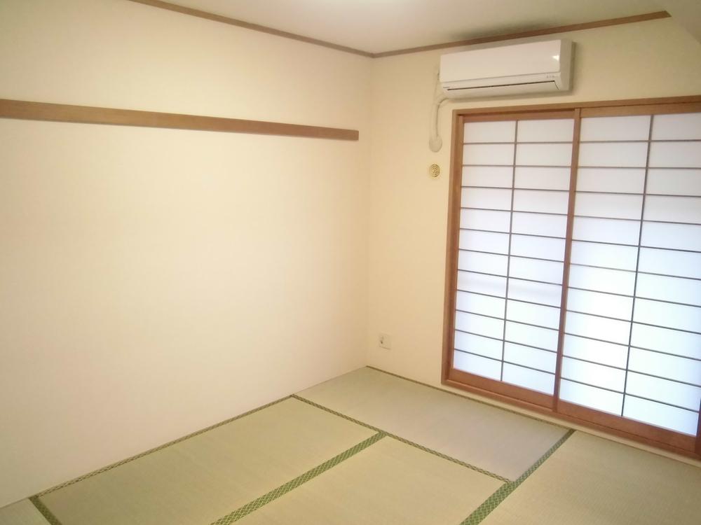 Non-living room. Is a Japanese-style room