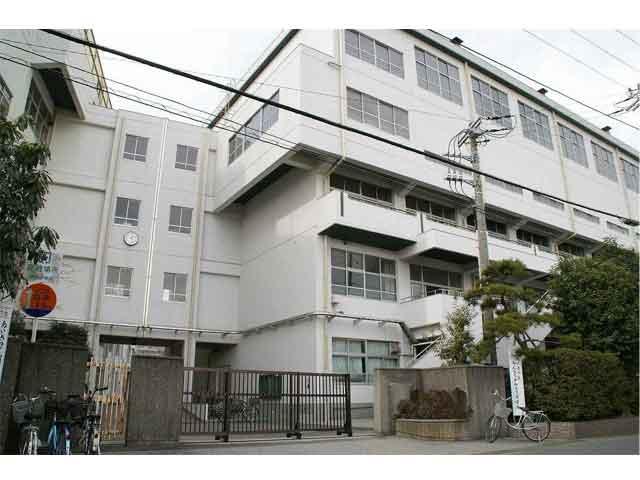 Junior high school. 1100m until Ichikawa Municipal Ozu junior high school
