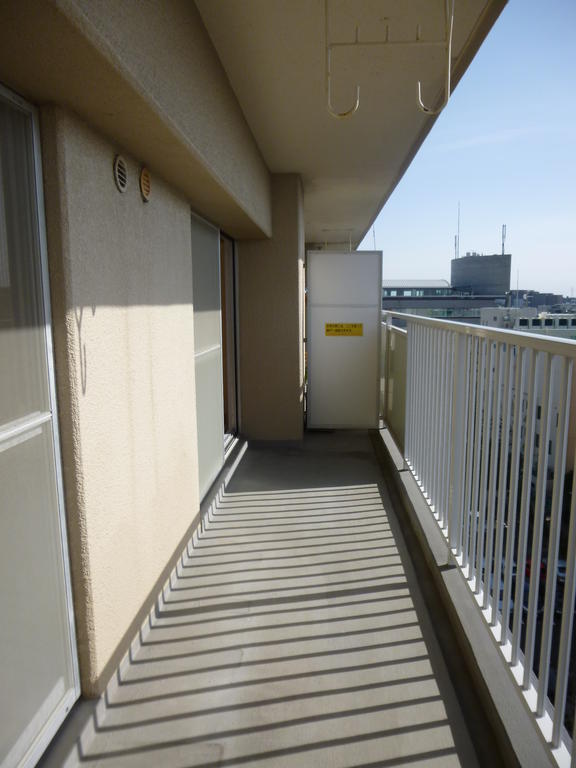 Balcony. 9.26 square meters ☆ Also Jose plenty of laundry!