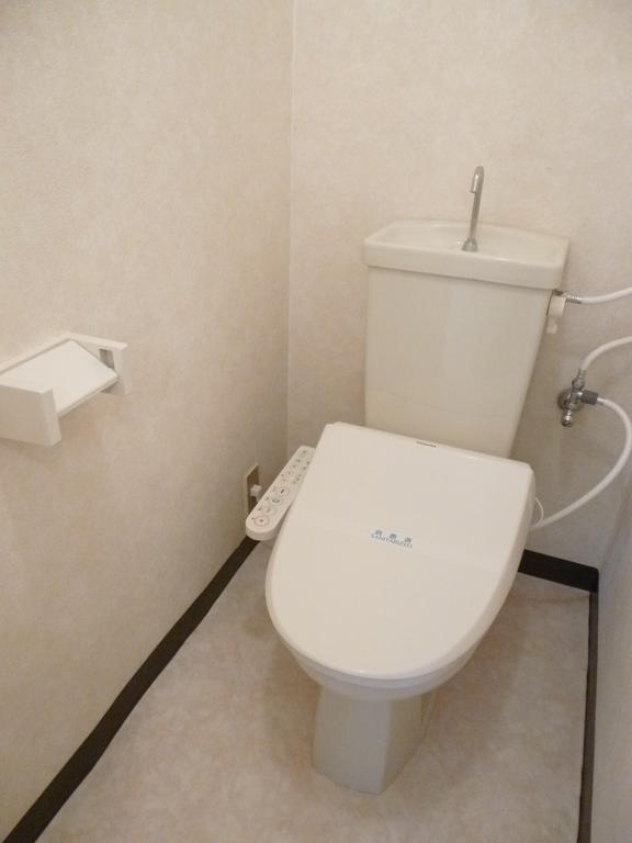 Toilet. Toilet seat new installations already with cleaning function ☆