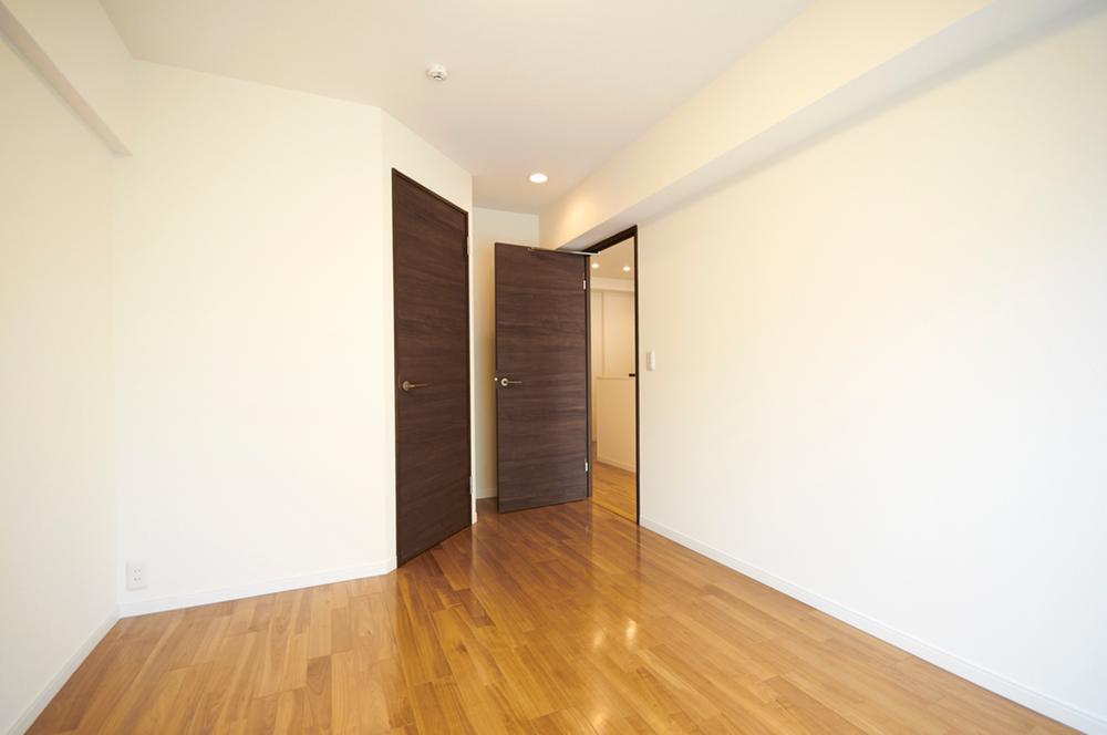 Non-living room. Indoor (11 May 2013) Shooting