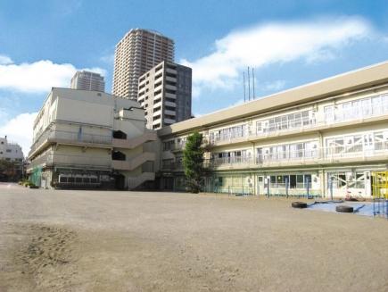 Primary school. 760m to Miyata elementary school