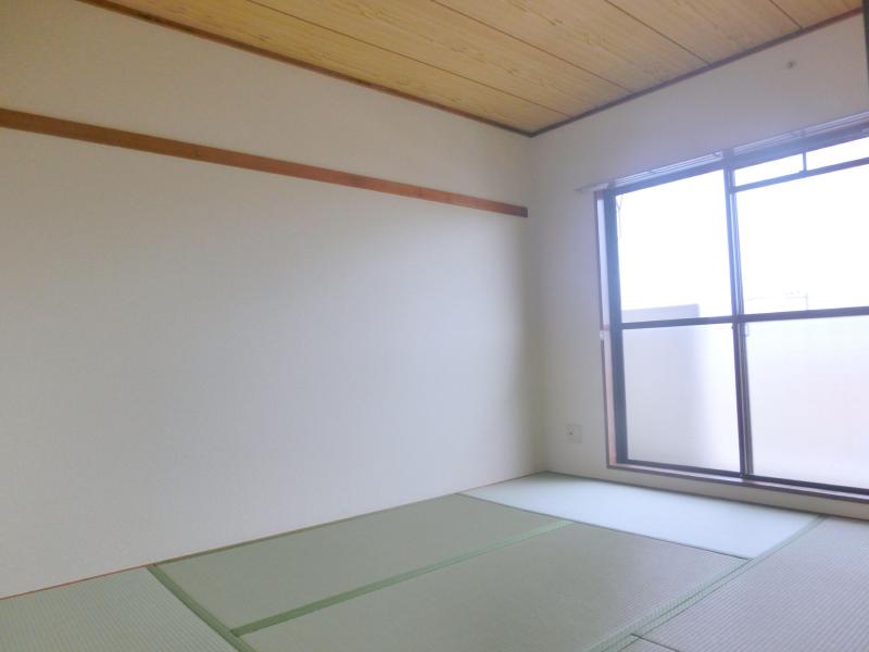 Other room space. 6 Pledge wide Japanese-style rooms of! ! 