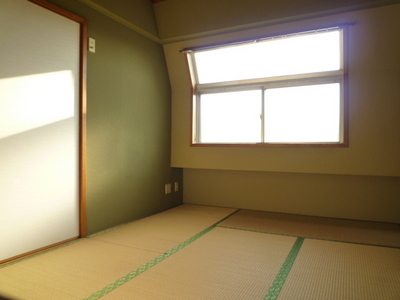 Other. 6 Pledge of Japanese-style room there is a relaxed and intimate size.