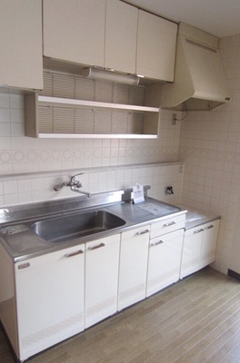 Kitchen. 2-neck is a gas stove can be installed.