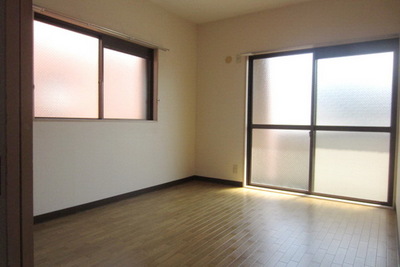 Living and room. It is bright rooms of the corner room dihedral daylight.