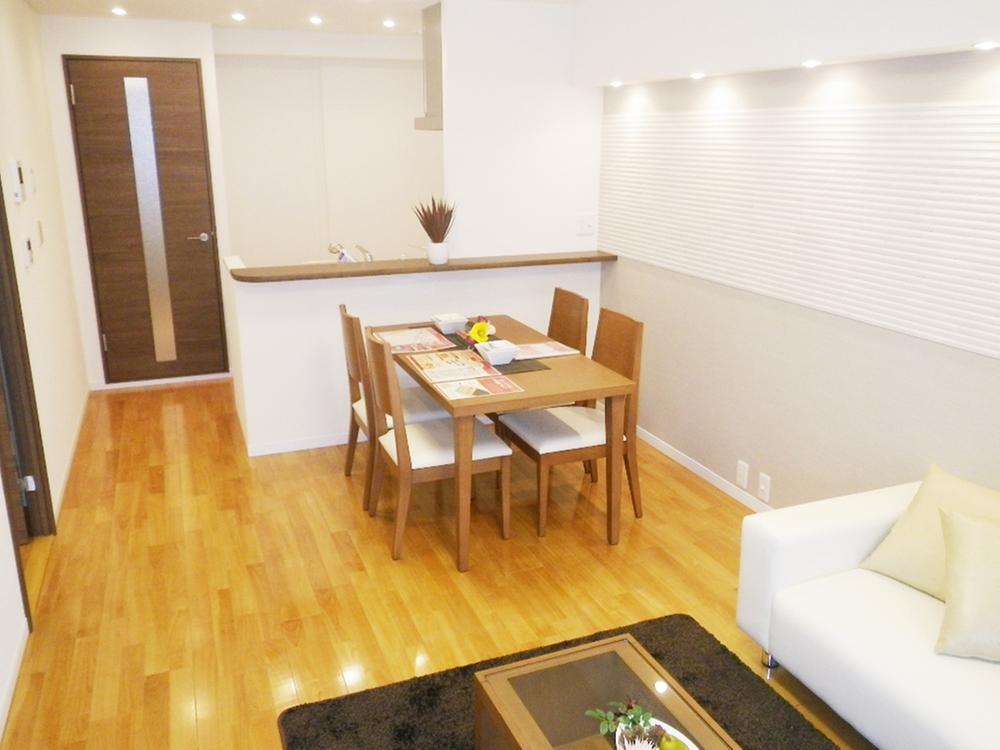 Living. About 12.7 quires of LDK