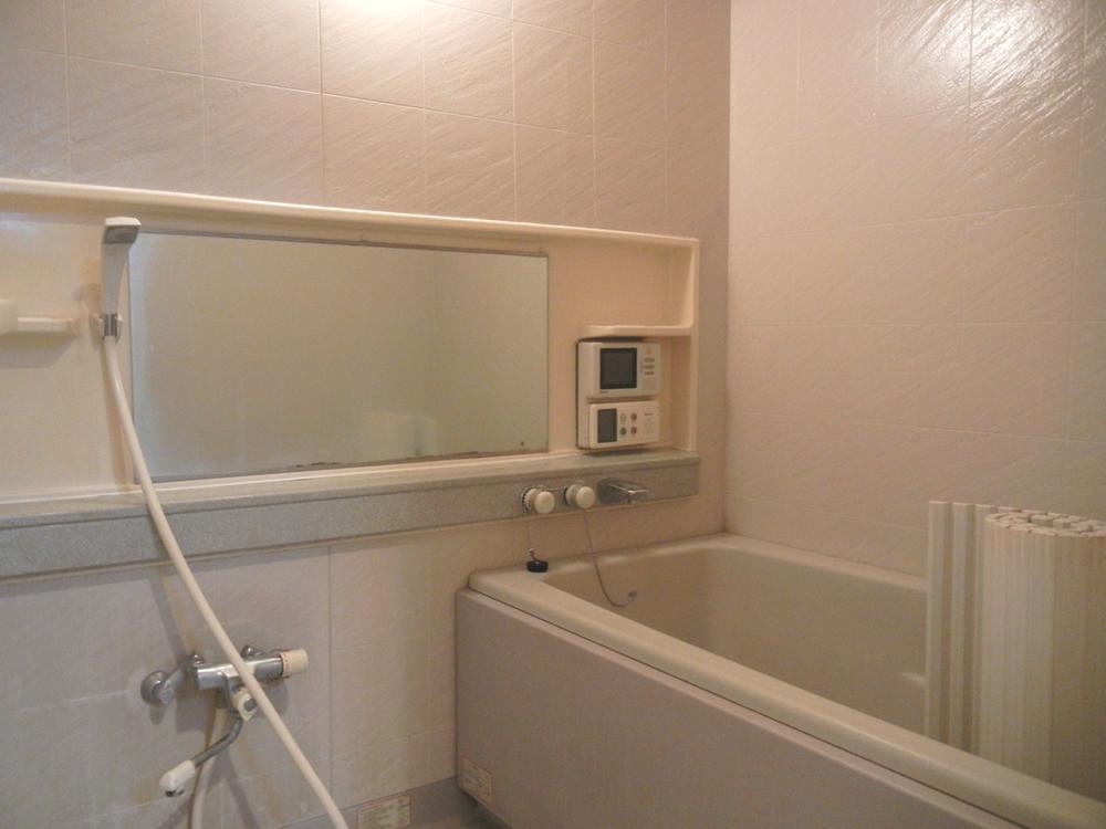 Bathroom. Indoor (June 2013) Shooting