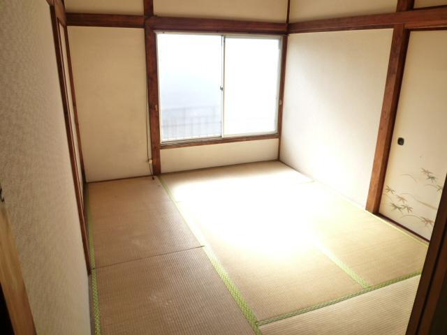 Living and room. Tatami is a good feeling