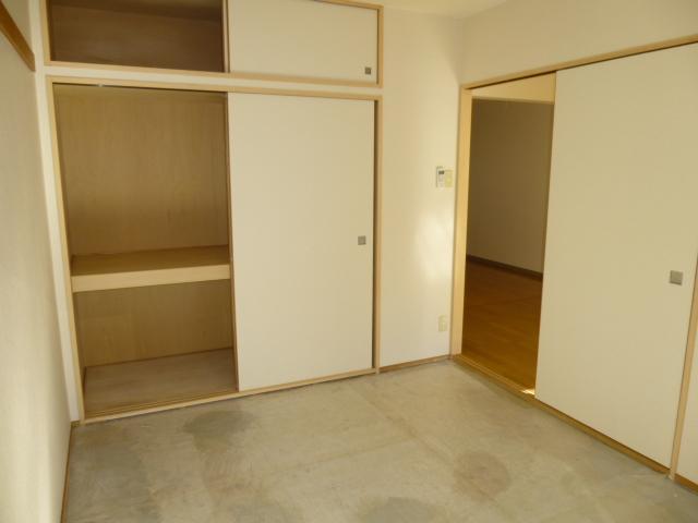 Living and room. It is before entering tatami