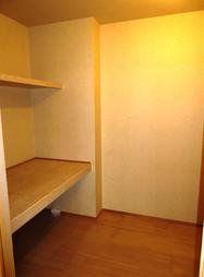 Receipt. Walk-in closet 2.8 Pledge of first floor Japanese-style room