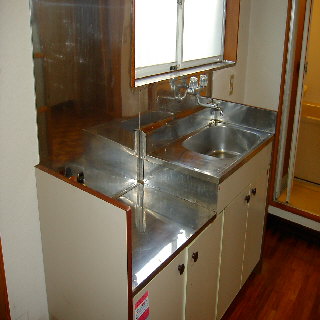 Kitchen. Gas stove can be installed