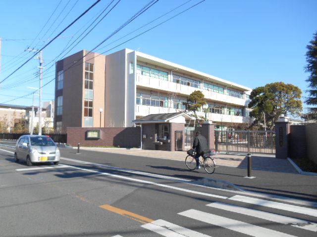 Primary school. Private Kokufudai Joshigakuin elementary department 300m until the (elementary school)