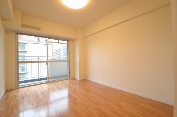 Non-living room. Indoor (11 May 2013) Shooting