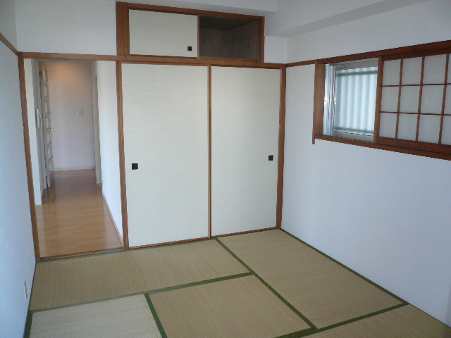 Other room space. Shooting a Japanese-style room from the balcony