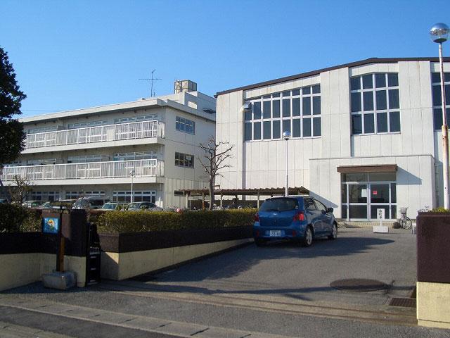 Government office. Sodani 400m to community center
