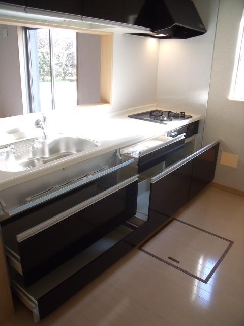 Kitchen. 1 Building (December 2013) Shooting