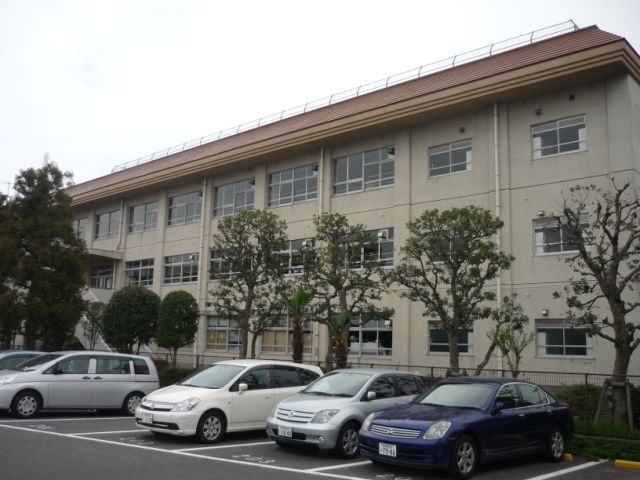 Primary school. Municipal Owada up to elementary school (elementary school) 580m